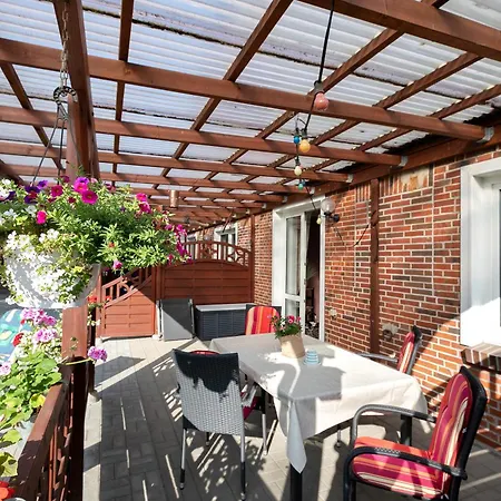 Bi Tiessens To Hus * Arkebek