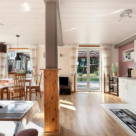 Apartment Bi Tiessens To Hus